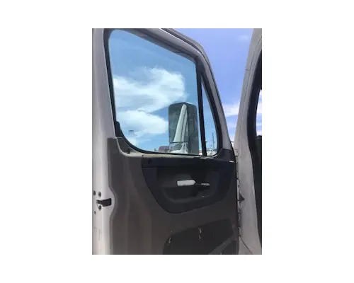 FREIGHTLINER Cascadia 125 Door Assembly, Front