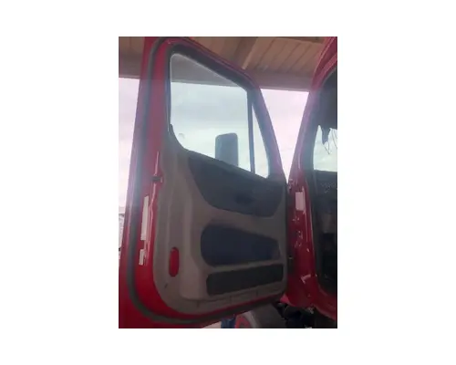 FREIGHTLINER Cascadia 125 Door Assembly, Front