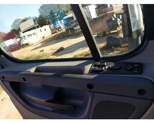 FREIGHTLINER Cascadia 125 Door Assembly, Front