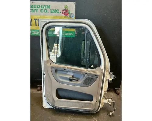 FREIGHTLINER Cascadia 125 Door Assembly, Front