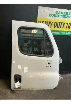 FREIGHTLINER Cascadia 125 Door Assembly, Front