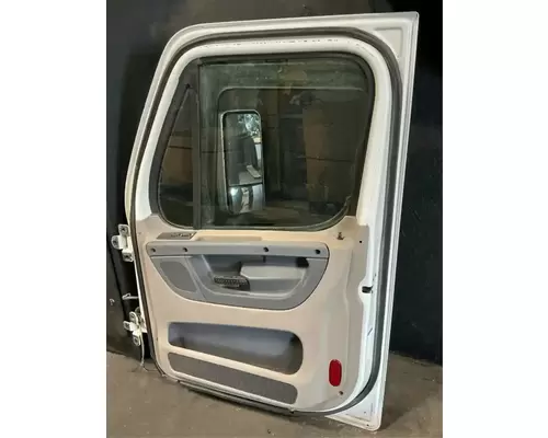 FREIGHTLINER Cascadia 125 Door Assembly, Front