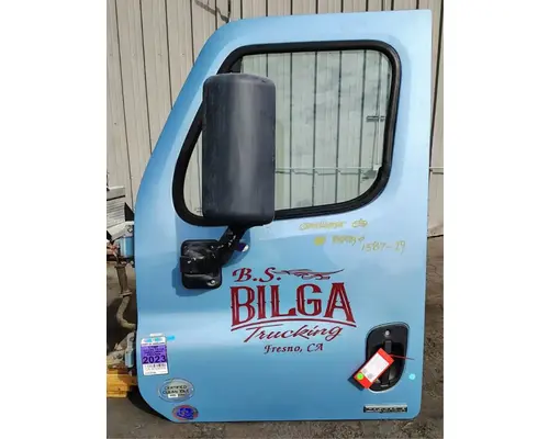 FREIGHTLINER Cascadia 125 Door Assembly, Front