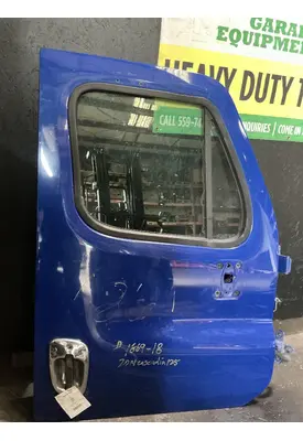 FREIGHTLINER Cascadia 125 Door Assembly, Front