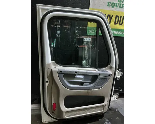 FREIGHTLINER Cascadia 125 Door Assembly, Front