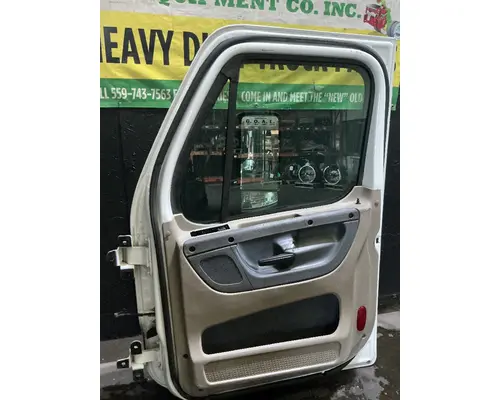 FREIGHTLINER Cascadia 125 Door Assembly, Front