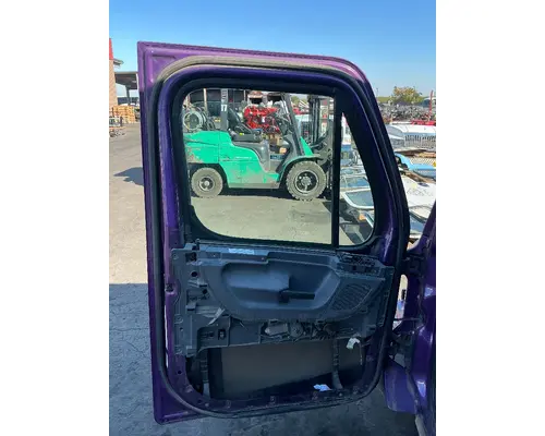 FREIGHTLINER Cascadia 125 Door Assembly, Front