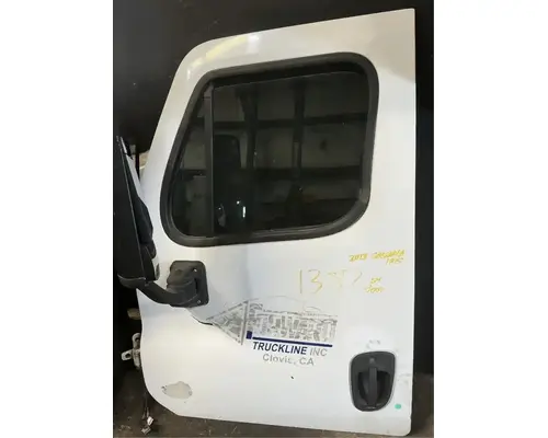 FREIGHTLINER Cascadia 125 Door Assembly, Front