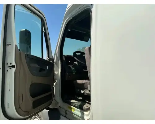 FREIGHTLINER Cascadia 125 Door Assembly, Front