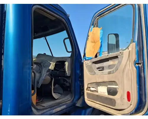 FREIGHTLINER Cascadia 125 Door Assembly, Front