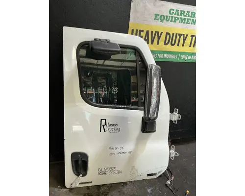 FREIGHTLINER Cascadia 125 Door Assembly, Front
