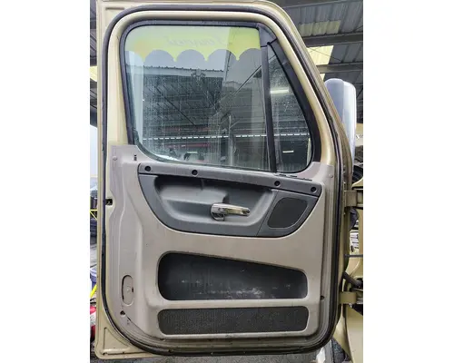 FREIGHTLINER Cascadia 125 Door Assembly, Front
