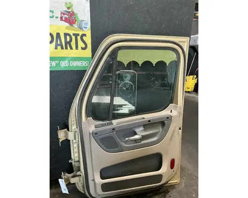FREIGHTLINER Cascadia 125 Door Assembly, Front