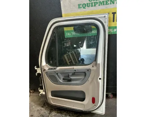 FREIGHTLINER Cascadia 125 Door Assembly, Front