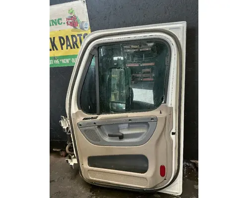 FREIGHTLINER Cascadia 125 Door Assembly, Front