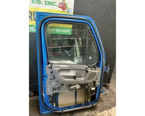FREIGHTLINER Cascadia 125 Door Assembly, Front