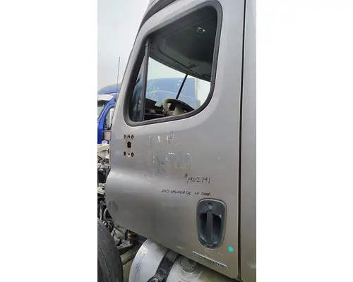 FREIGHTLINER Cascadia 125 Door Assembly, Front