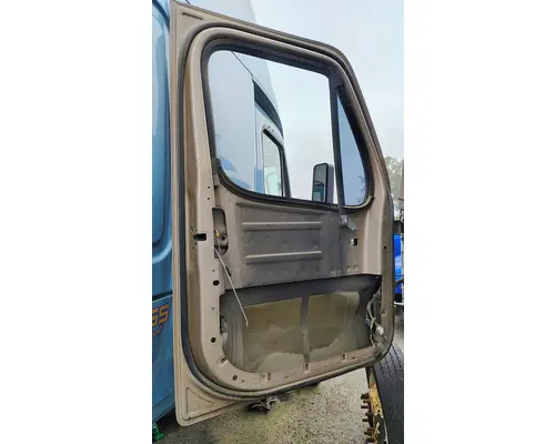 FREIGHTLINER Cascadia 125 Door Assembly, Front