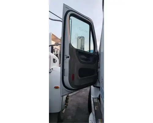 FREIGHTLINER Cascadia 125 Door Assembly, Front