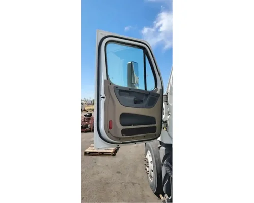 FREIGHTLINER Cascadia 125 Door Assembly, Front