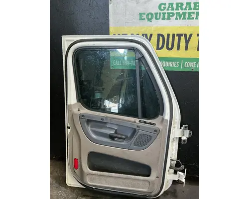 FREIGHTLINER Cascadia 125 Door Assembly, Front