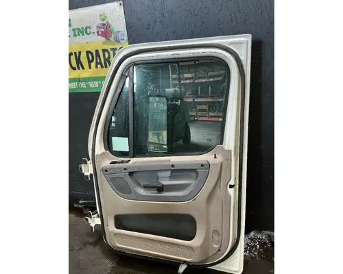 FREIGHTLINER Cascadia 125 Door Assembly, Front