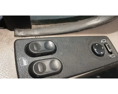 FREIGHTLINER Cascadia 125 Door Assembly, Front