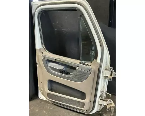 FREIGHTLINER Cascadia 125 Door Assembly, Front