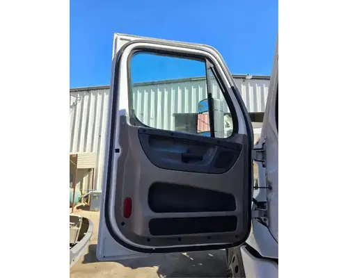 FREIGHTLINER Cascadia 125 Door Assembly, Front