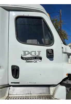 FREIGHTLINER Cascadia 125 Door Assembly, Front