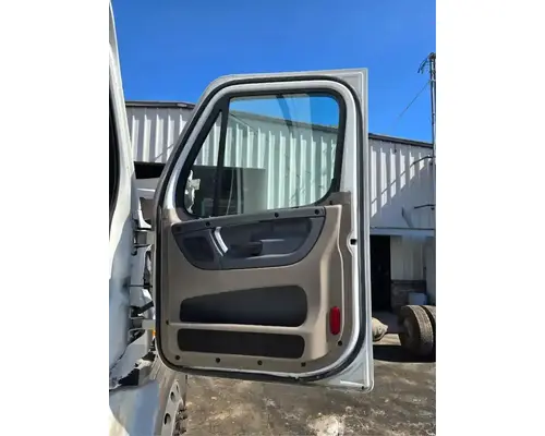 FREIGHTLINER Cascadia 125 Door Assembly, Front