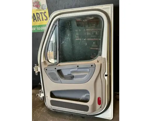 FREIGHTLINER Cascadia 125 Door Assembly, Front