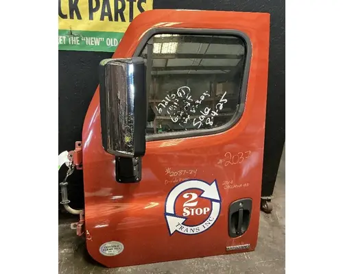 FREIGHTLINER Cascadia 125 Door Assembly, Front