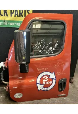 FREIGHTLINER Cascadia 125 Door Assembly, Front