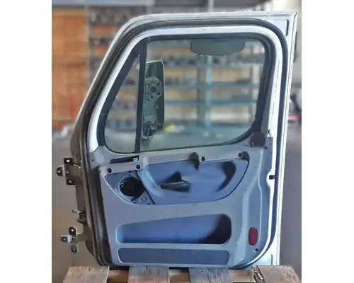FREIGHTLINER Cascadia 125 Door Assembly, Front