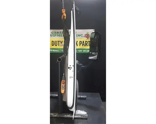 FREIGHTLINER Cascadia 125 Door Assembly, Front