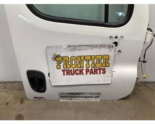 FREIGHTLINER Cascadia 125 Door