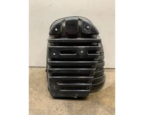 FREIGHTLINER Cascadia 125 Fender Extension