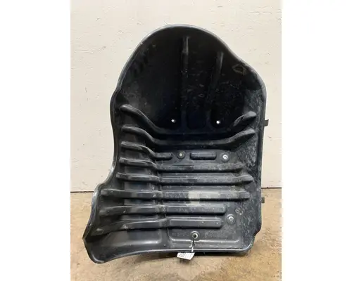 FREIGHTLINER Cascadia 125 Fender Extension