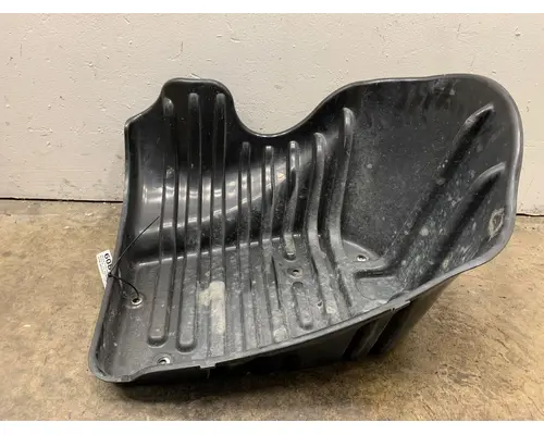 FREIGHTLINER Cascadia 125 Fender Extension