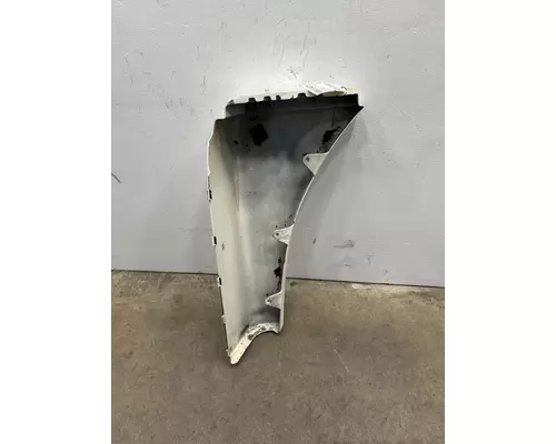 FREIGHTLINER Cascadia 125 Fender Extension