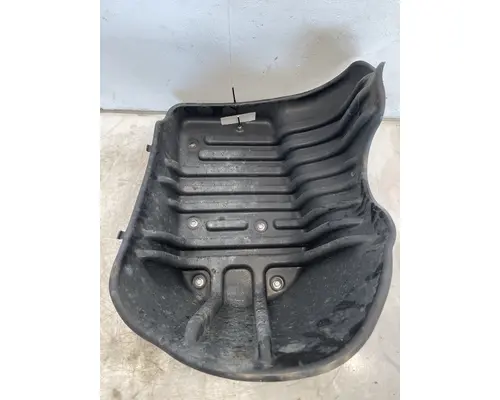 FREIGHTLINER Cascadia 125 Fender Extension