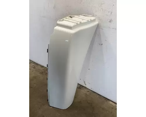 FREIGHTLINER Cascadia 125 Fender Extension