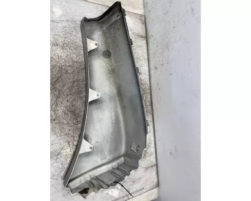 FREIGHTLINER Cascadia 125 Fender Extension