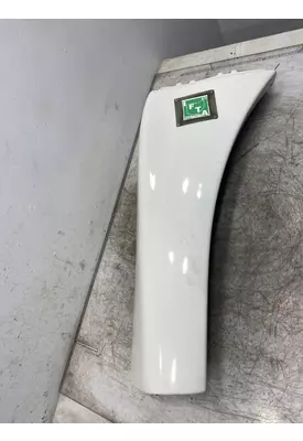 FREIGHTLINER Cascadia 125 Fender Extension