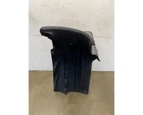FREIGHTLINER Cascadia 125 Fender Extension