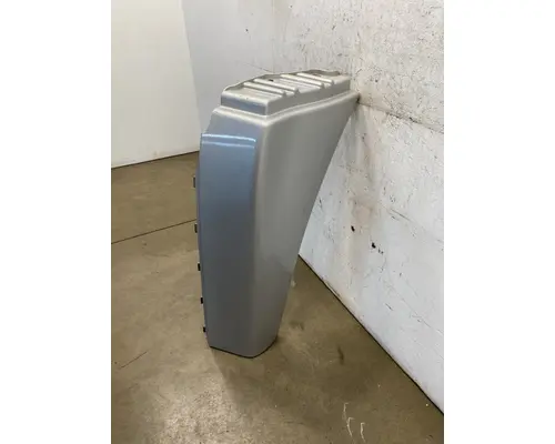 FREIGHTLINER Cascadia 125 Fender Extension