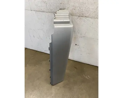 FREIGHTLINER Cascadia 125 Fender Extension