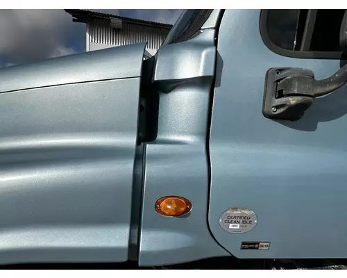 FREIGHTLINER Cascadia 125 Fender Extension