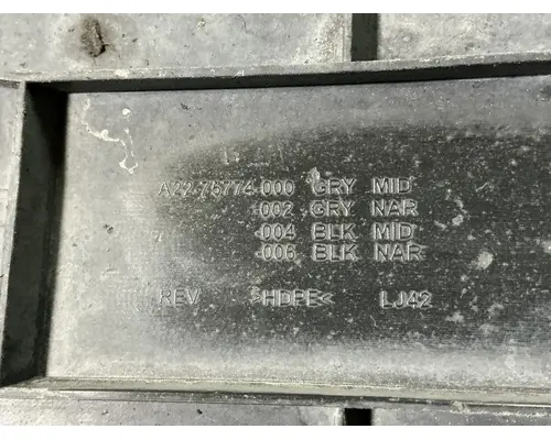 FREIGHTLINER Cascadia 125 Fender